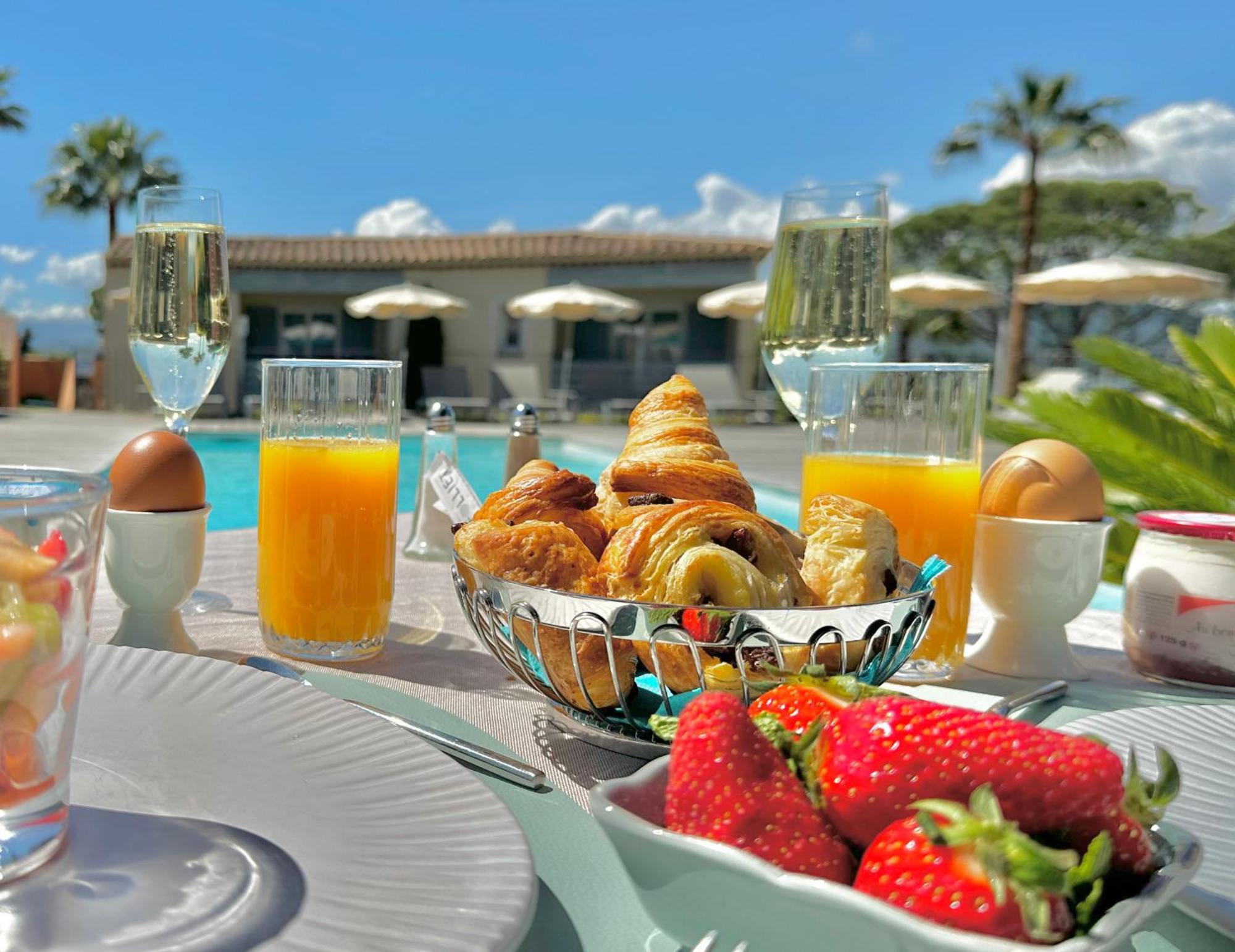 Les Capucines Hotel 4*